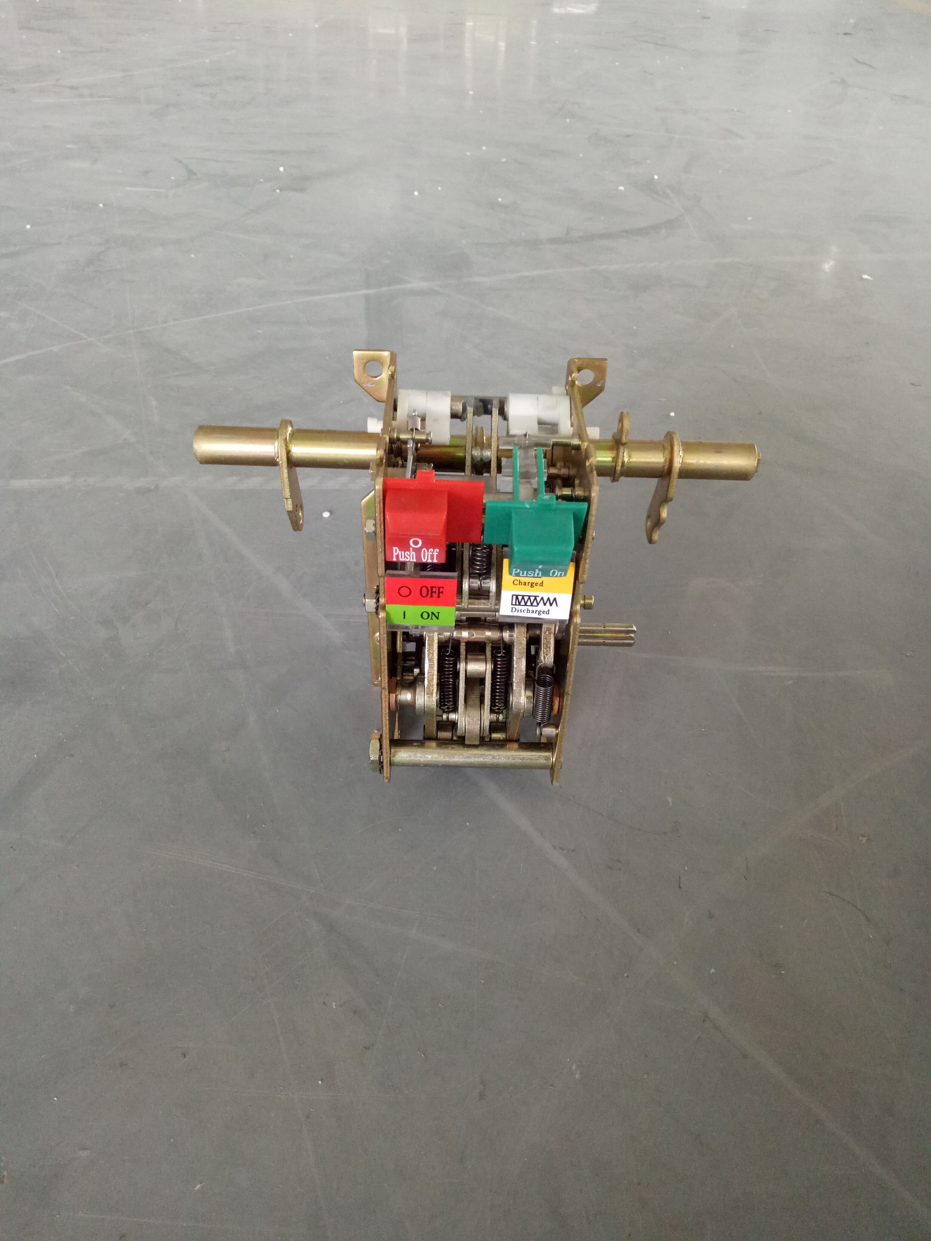 450操作機(jī)構(gòu)框一三級(jí).jpg 450操作機(jī)構(gòu)框一三級(jí).jpg